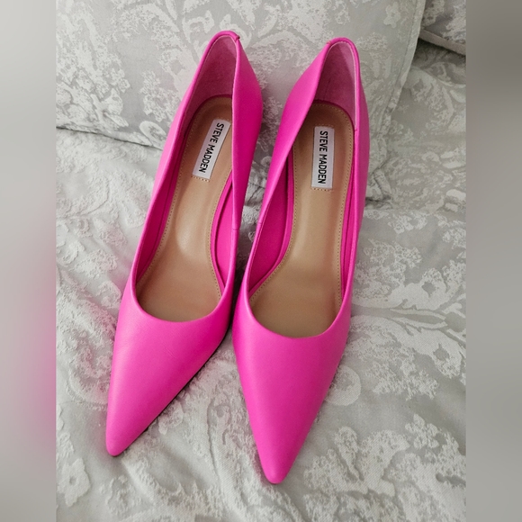 Steve Madden Shoes - NEW STEVE MADDEN HOT PINK SHOES SIZE 11